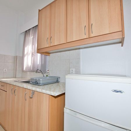 Ira Apartments คามารี ภายนอก รูปภาพ