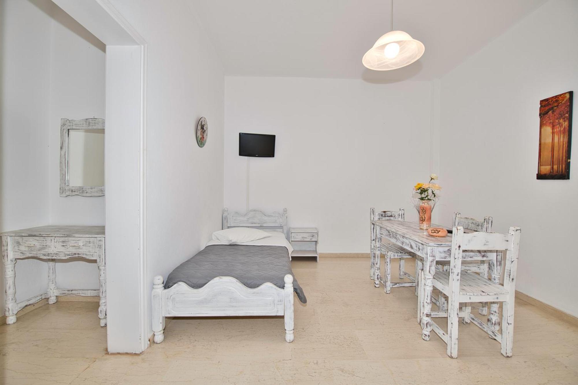 Ira Apartments คามารี ภายนอก รูปภาพ