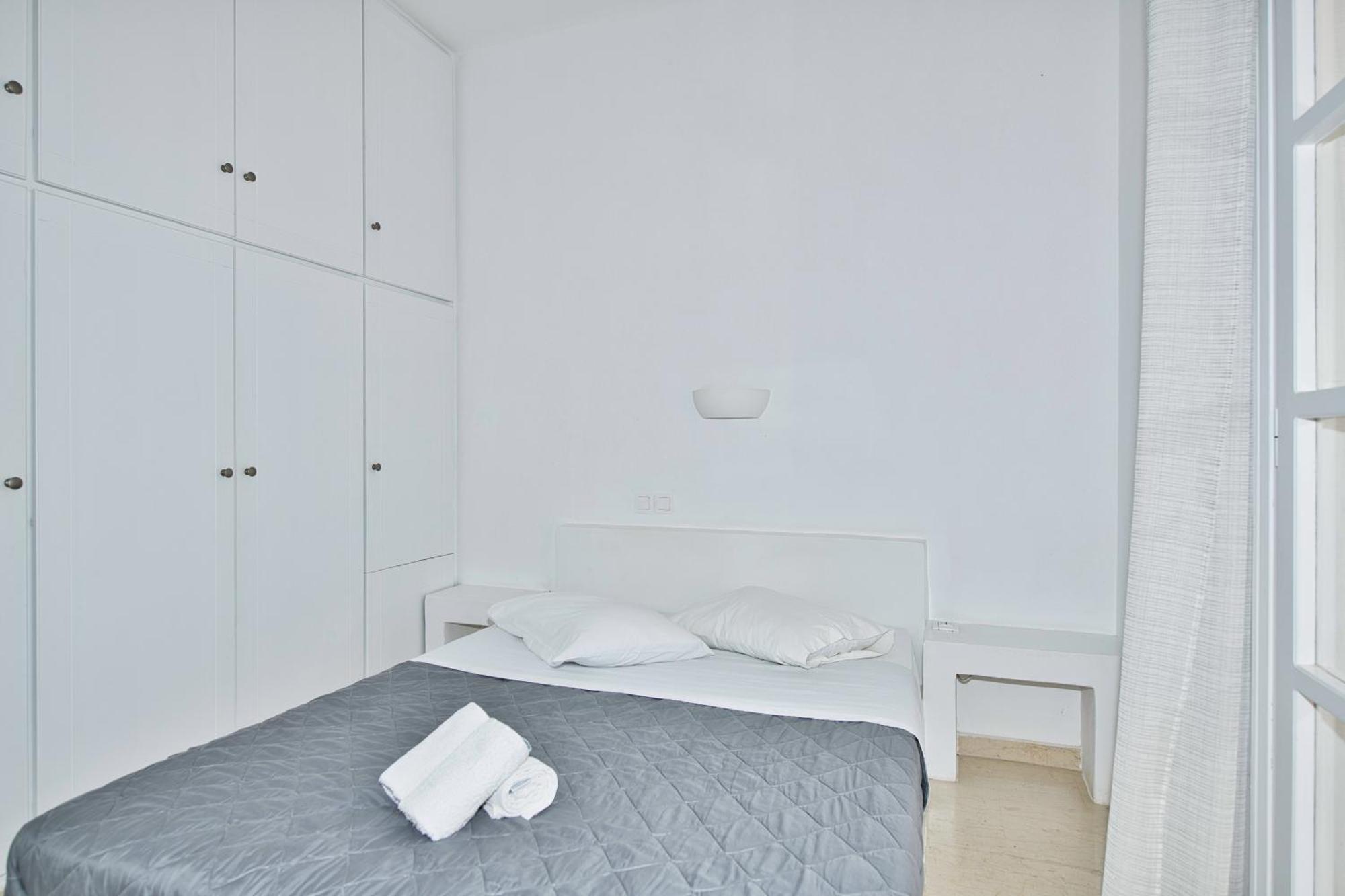 Ira Apartments คามารี ภายนอก รูปภาพ
