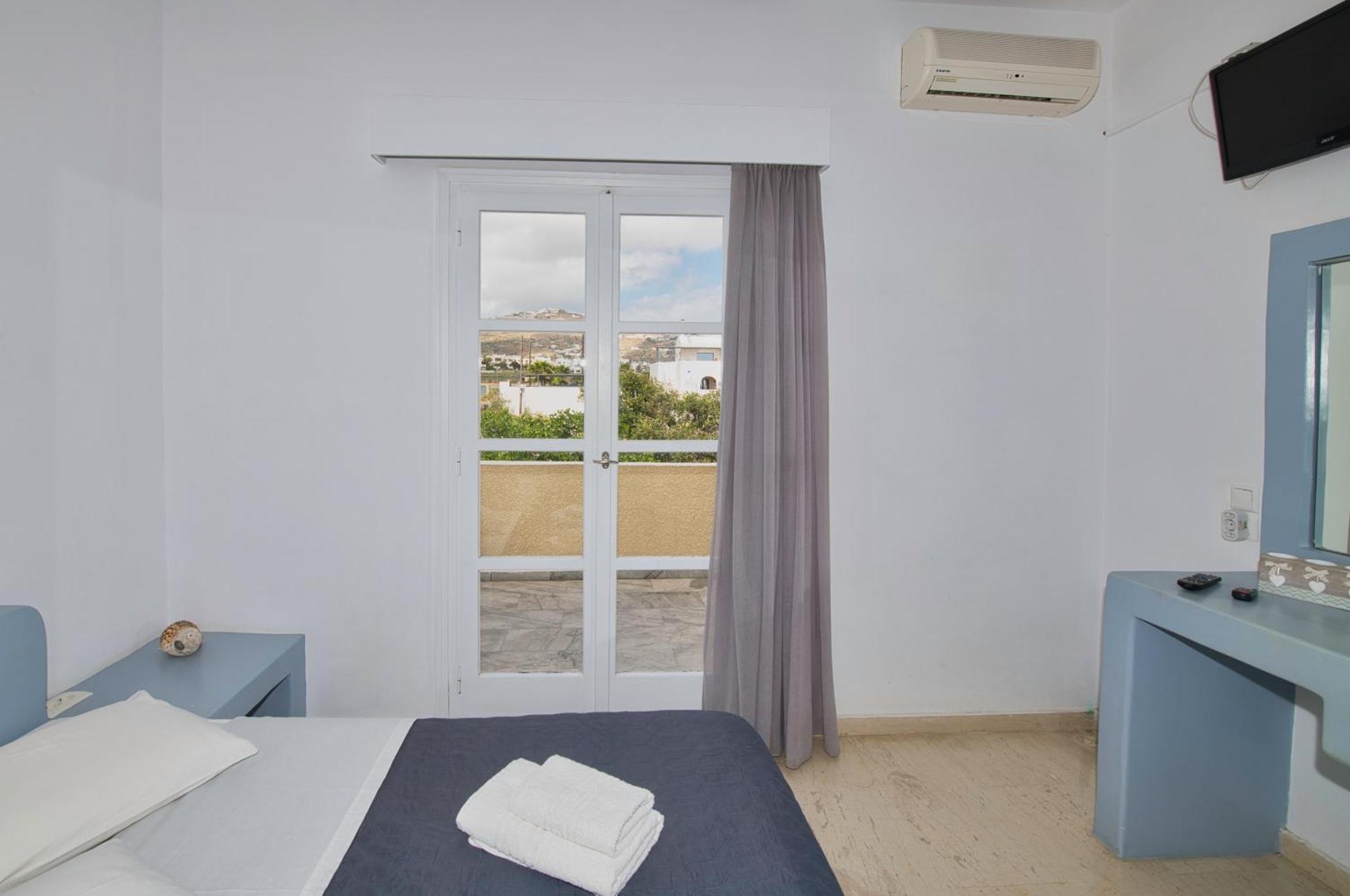 Ira Apartments คามารี ภายนอก รูปภาพ