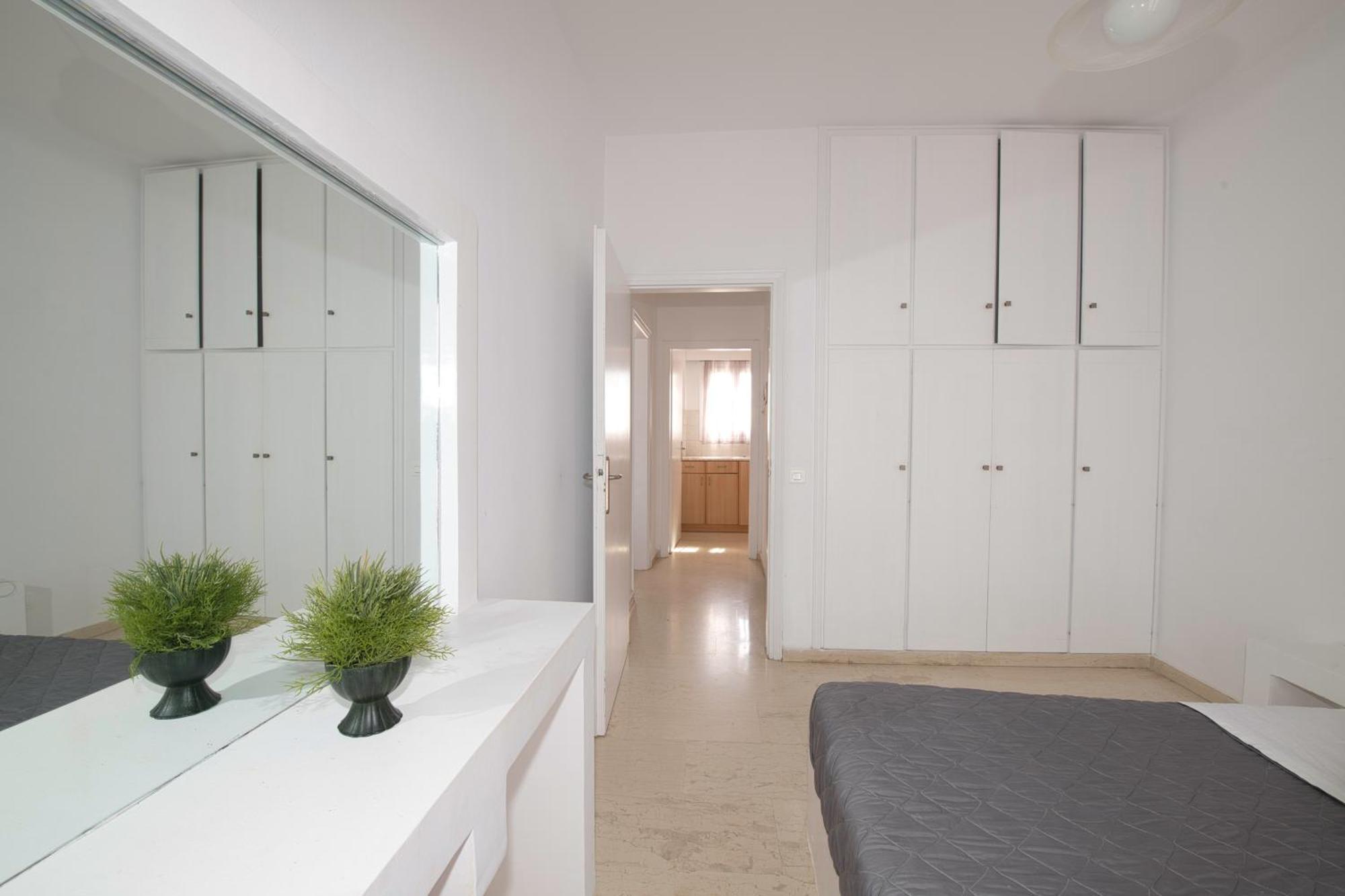 Ira Apartments คามารี ภายนอก รูปภาพ
