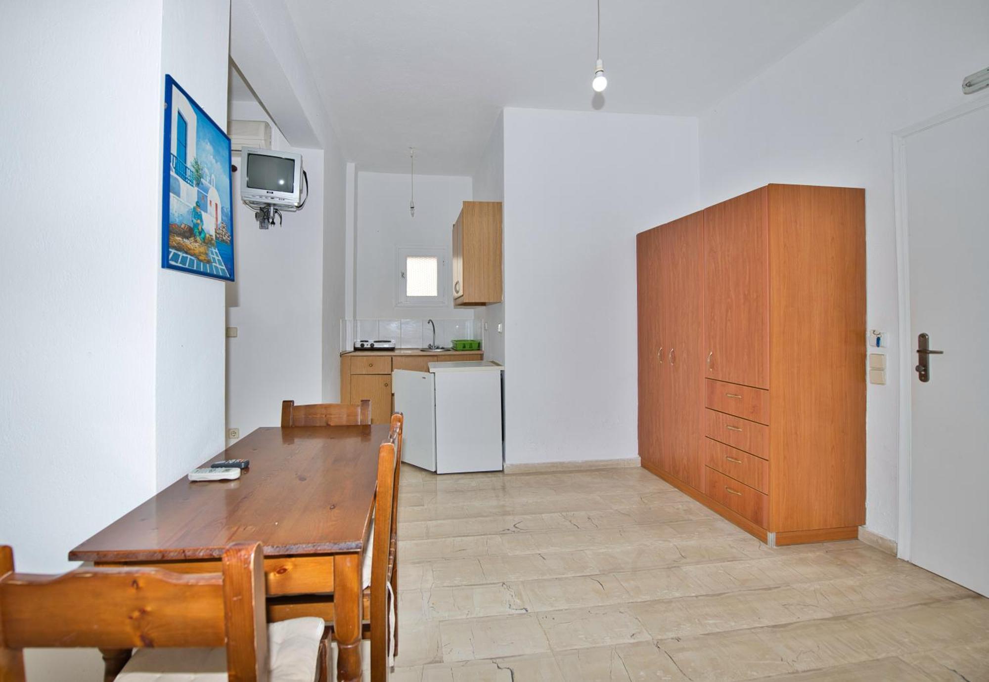 Ira Apartments คามารี ภายนอก รูปภาพ